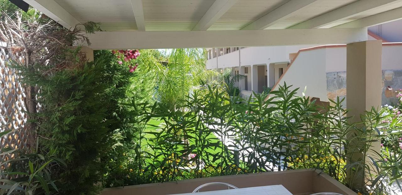 فيلاّسيمِيوس Palm Village المظهر الخارجي الصورة
