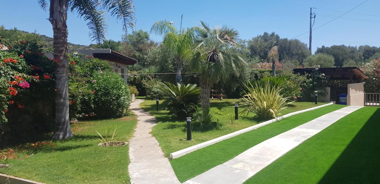 فيلاّسيمِيوس Palm Village المظهر الخارجي الصورة