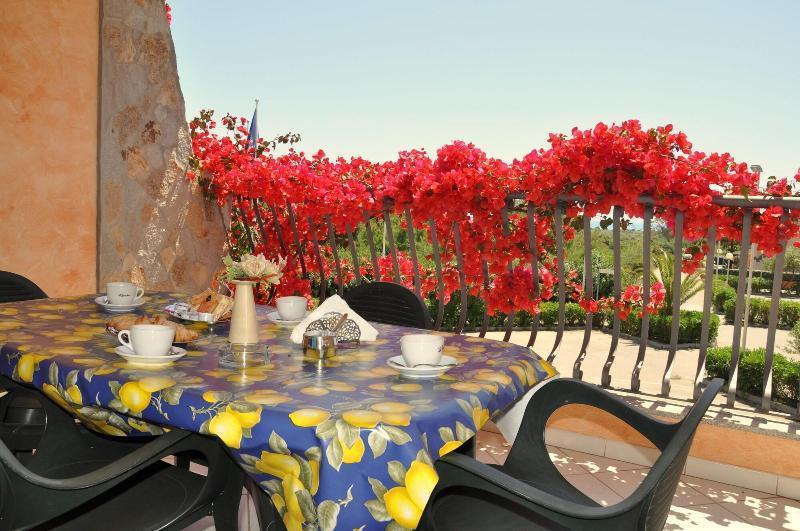 فيلاّسيمِيوس Palm Village المظهر الخارجي الصورة