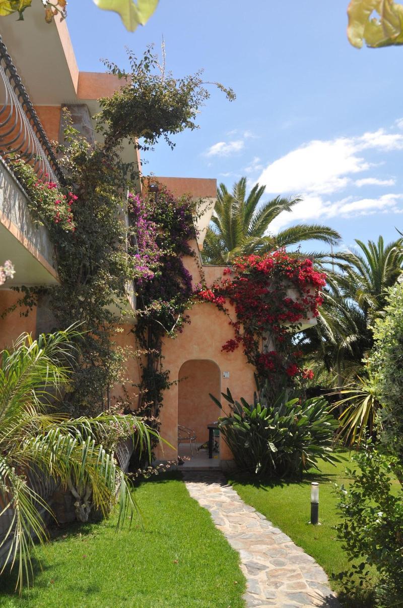 فيلاّسيمِيوس Palm Village المظهر الخارجي الصورة