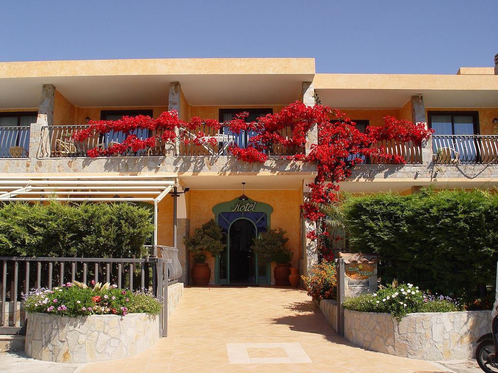فيلاّسيمِيوس Palm Village المظهر الخارجي الصورة